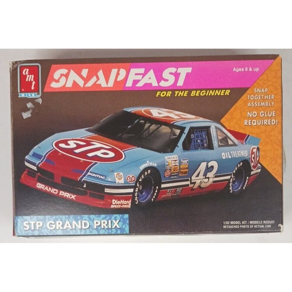 Vintage AMT-ERTL STP Grand Prix Snapfast Model Race Car 1:32 Scale